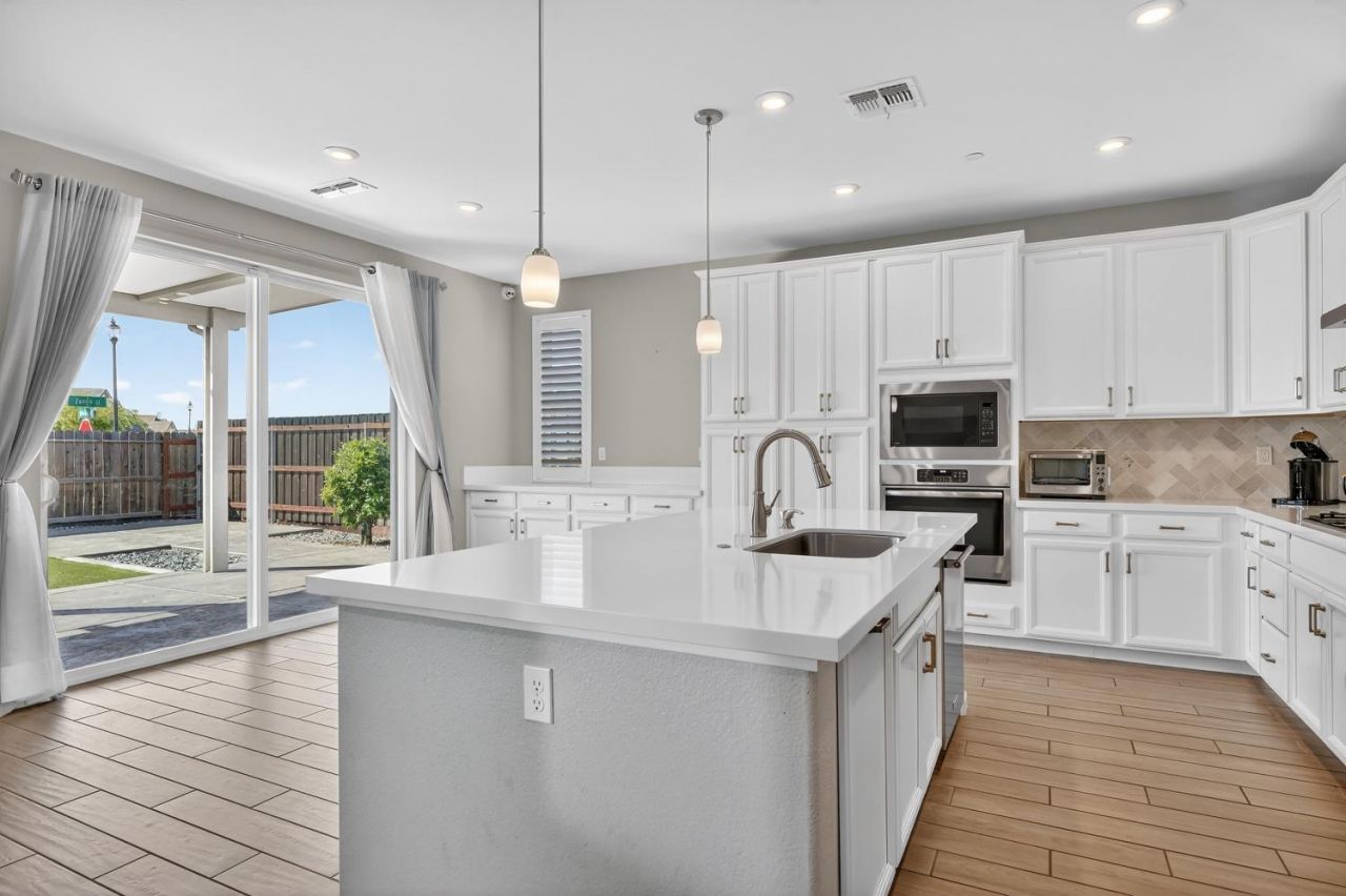 4265 Hydra Cir, Roseville, CA 95747 Photo