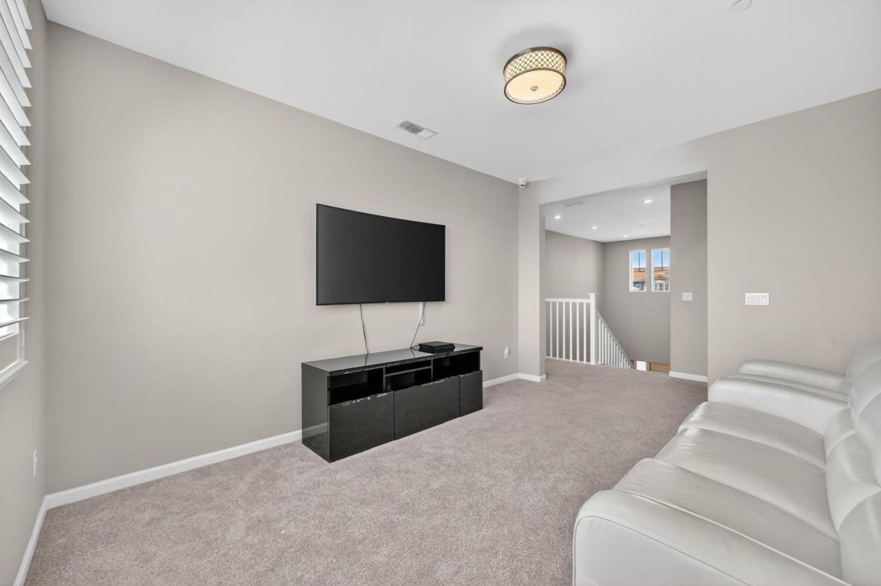 4265 Hydra Cir, Roseville, CA 95747 Photo