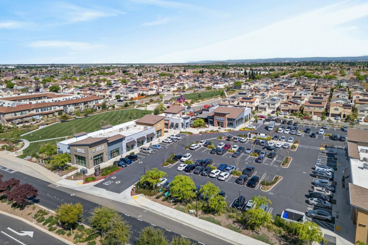 4265 Hydra Cir, Roseville, CA 95747 Photo