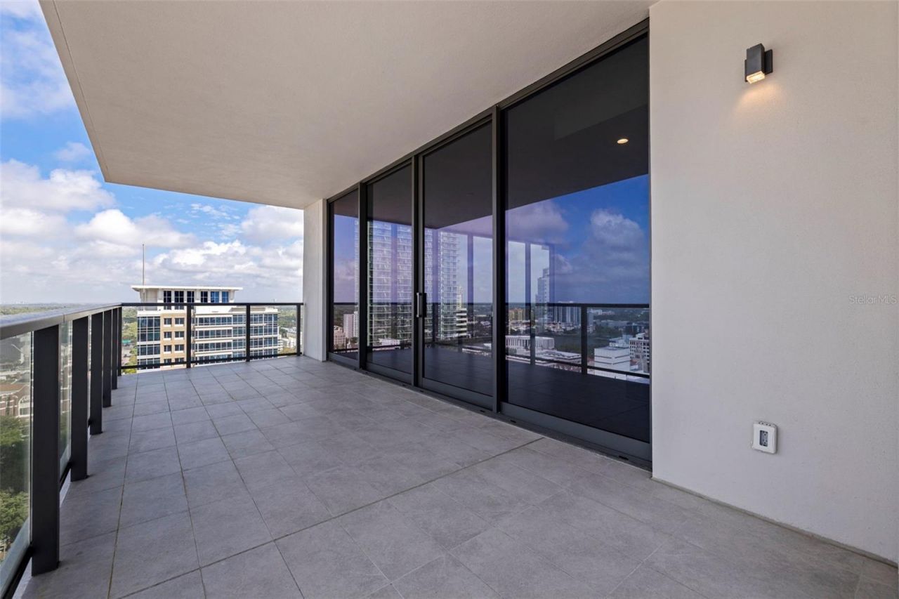 275 1st Avenue S, Unit 2201, Saint Petersburg, FL 33701 Photo