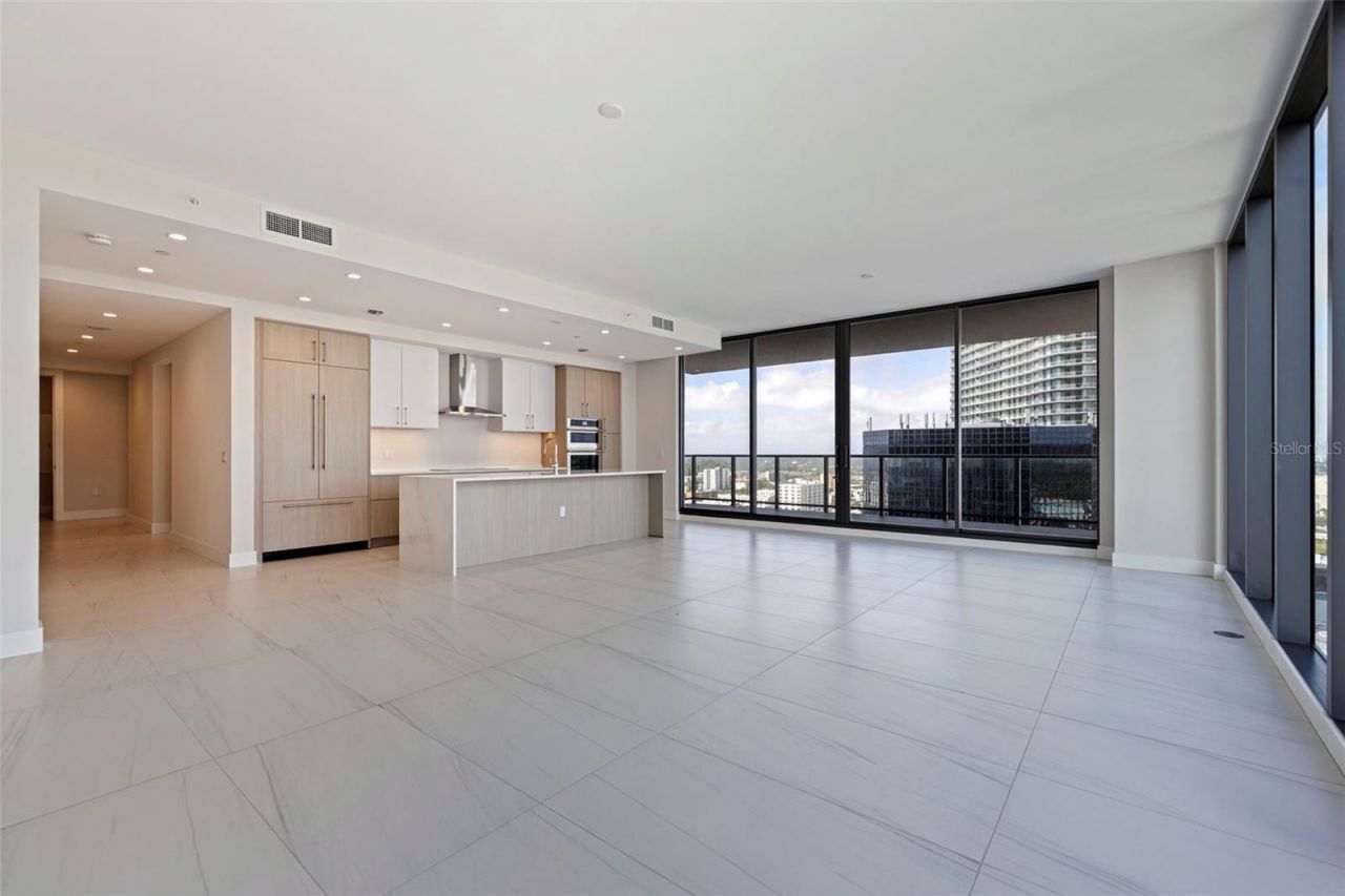 275 1st Avenue S, Unit 2201, Saint Petersburg, FL 33701 Photo