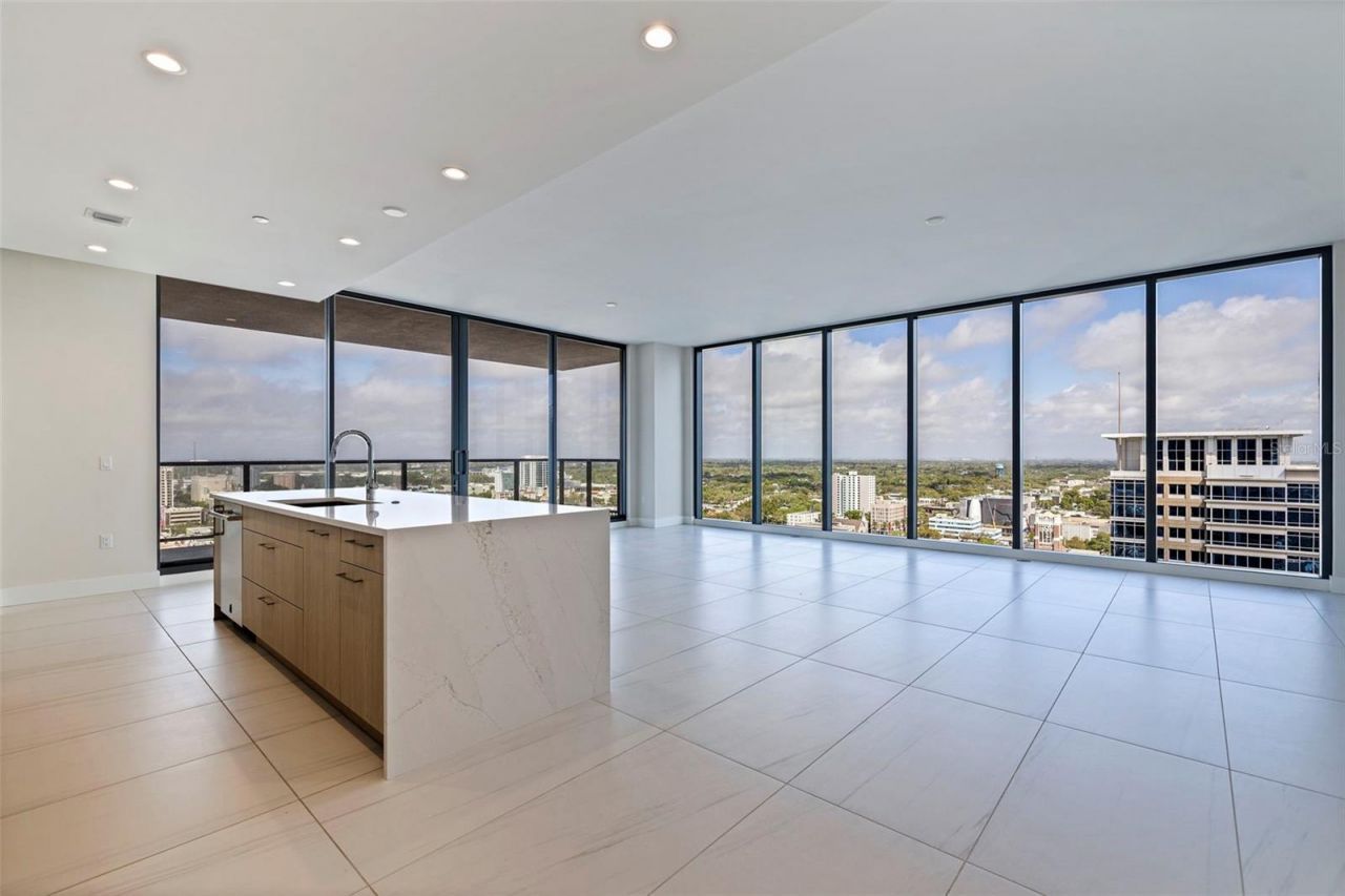 275 1st Avenue S, Unit 2201, Saint Petersburg, FL 33701 Photo