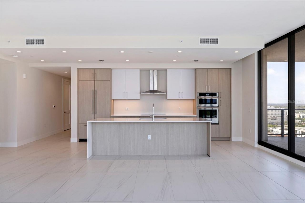 275 1st Avenue S, Unit 2201, Saint Petersburg, FL 33701 Photo