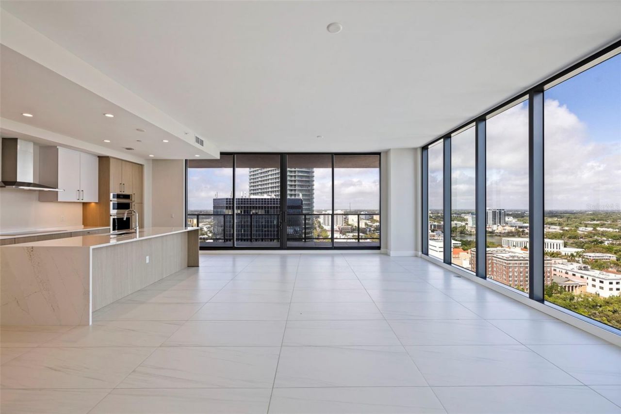 275 1st Avenue S, Unit 2201, Saint Petersburg, FL 33701 Photo