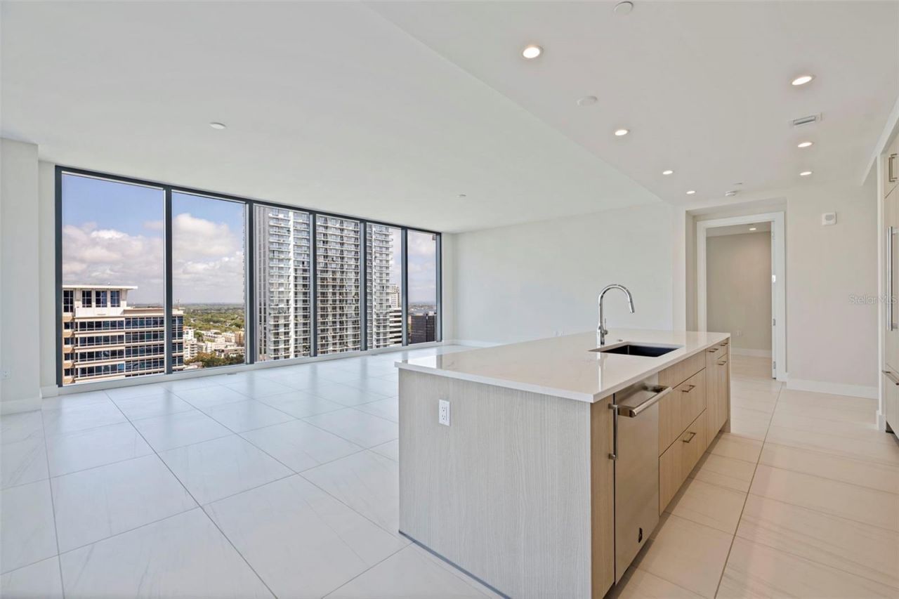 275 1st Avenue S, Unit 2201, Saint Petersburg, FL 33701 Photo