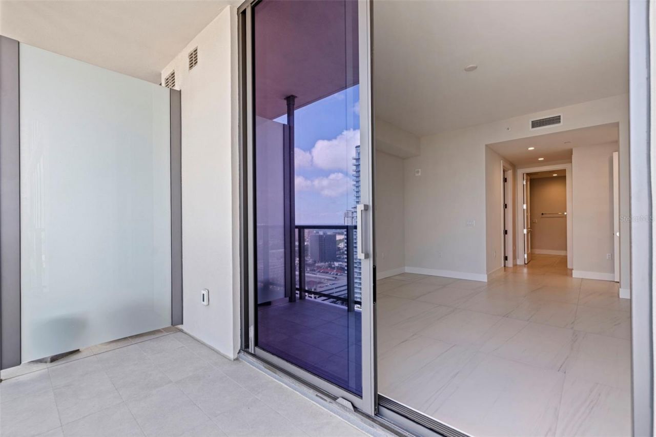 275 1st Avenue S, Unit 2201, Saint Petersburg, FL 33701 Photo