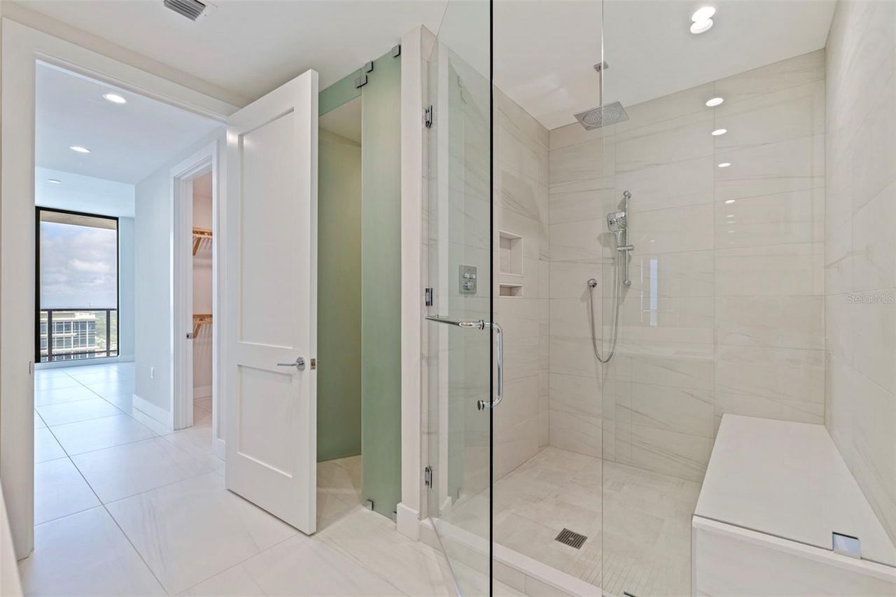 275 1st Avenue S, Unit 2201, Saint Petersburg, FL 33701 Photo