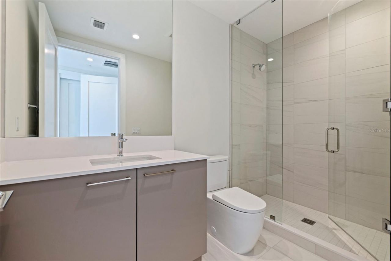 275 1st Avenue S, Unit 2201, Saint Petersburg, FL 33701 Photo