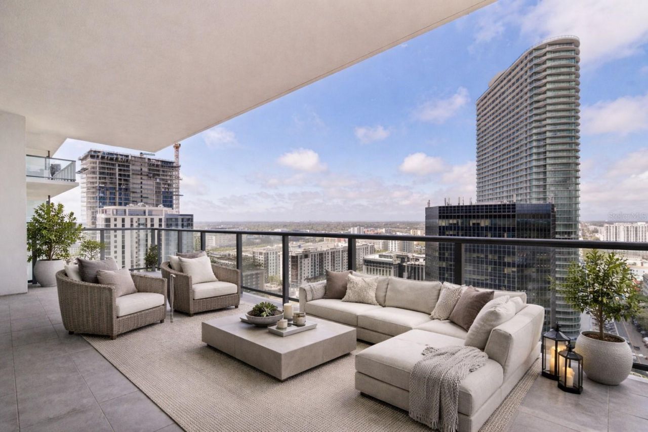 275 1st Avenue S, Unit 2201, Saint Petersburg, FL 33701 Photo