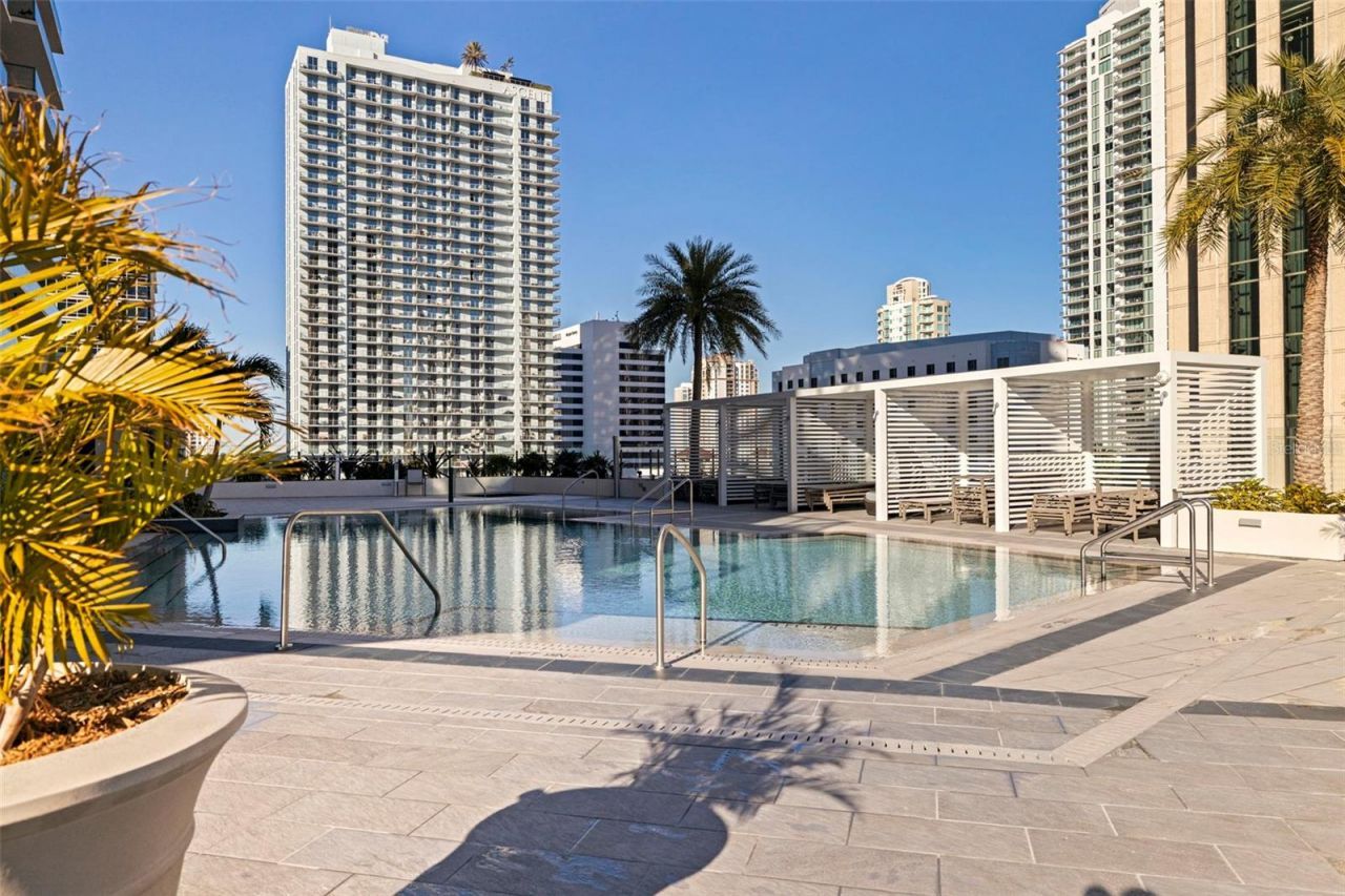 275 1st Avenue S, Unit 2201, Saint Petersburg, FL 33701 Photo