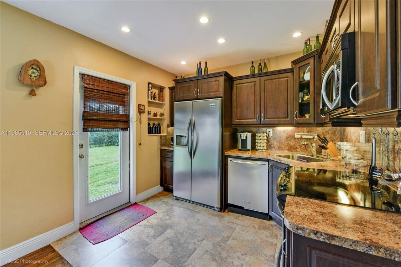 6457 SW 10th St , West Miami, FL 33144 Photo