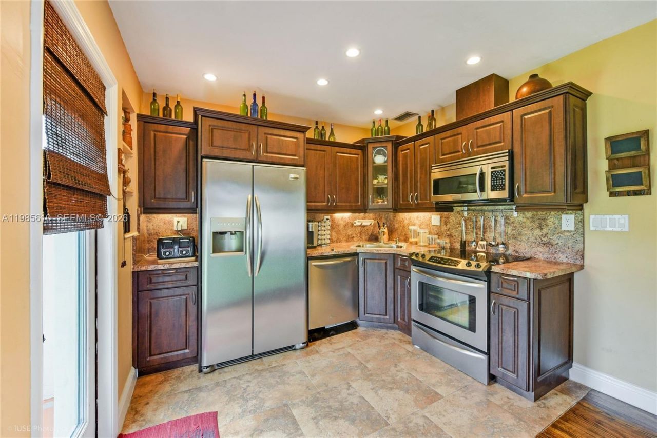 6457 SW 10th St , West Miami, FL 33144 Photo