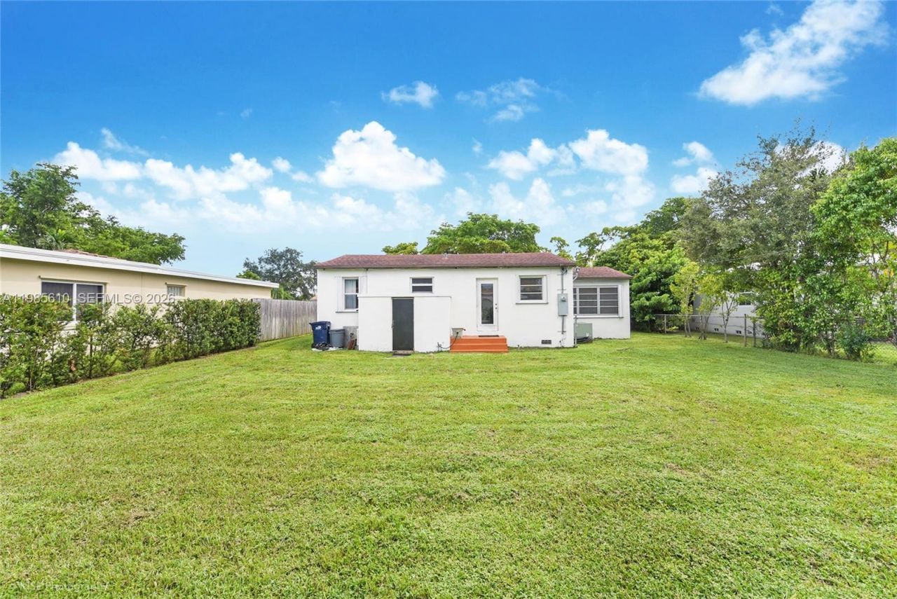 6457 SW 10th St , West Miami, FL 33144 Photo