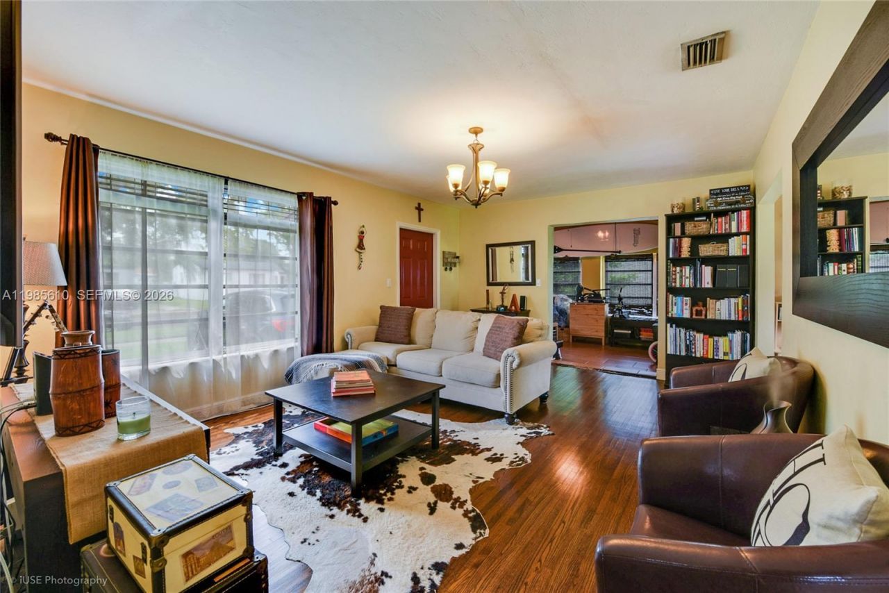 6457 SW 10th St , West Miami, FL 33144 Photo