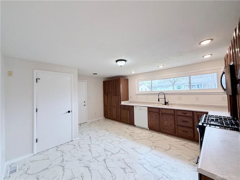 856 Eichelberger Drive, Urbana, OH 43078 Photo 9