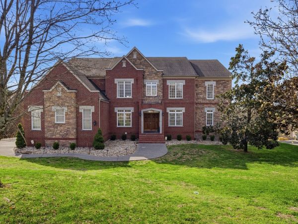 6876 Walnut Hills Dr, Brentwood, TN 37027