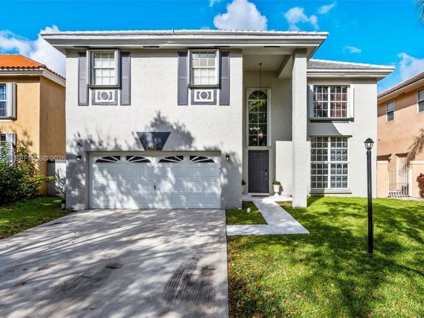 2832 Cayenne Ave , Cooper City, FL 33026