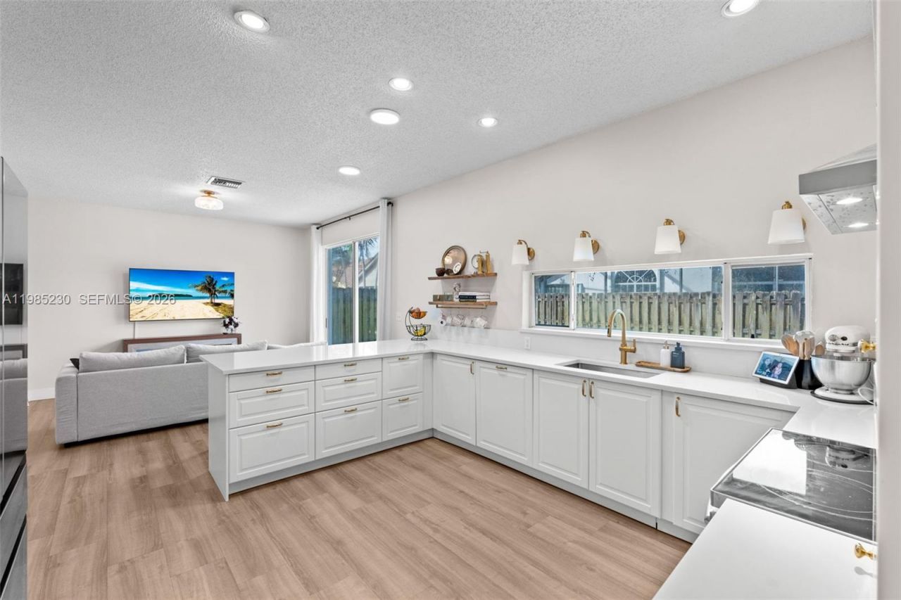 2832 Cayenne Ave , Cooper City, FL 33026 Photo