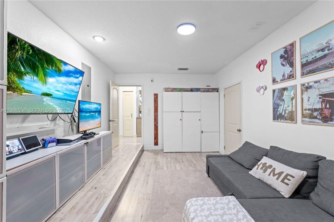 2590 N Rampart Way N , Cooper City, FL 33026 Photo