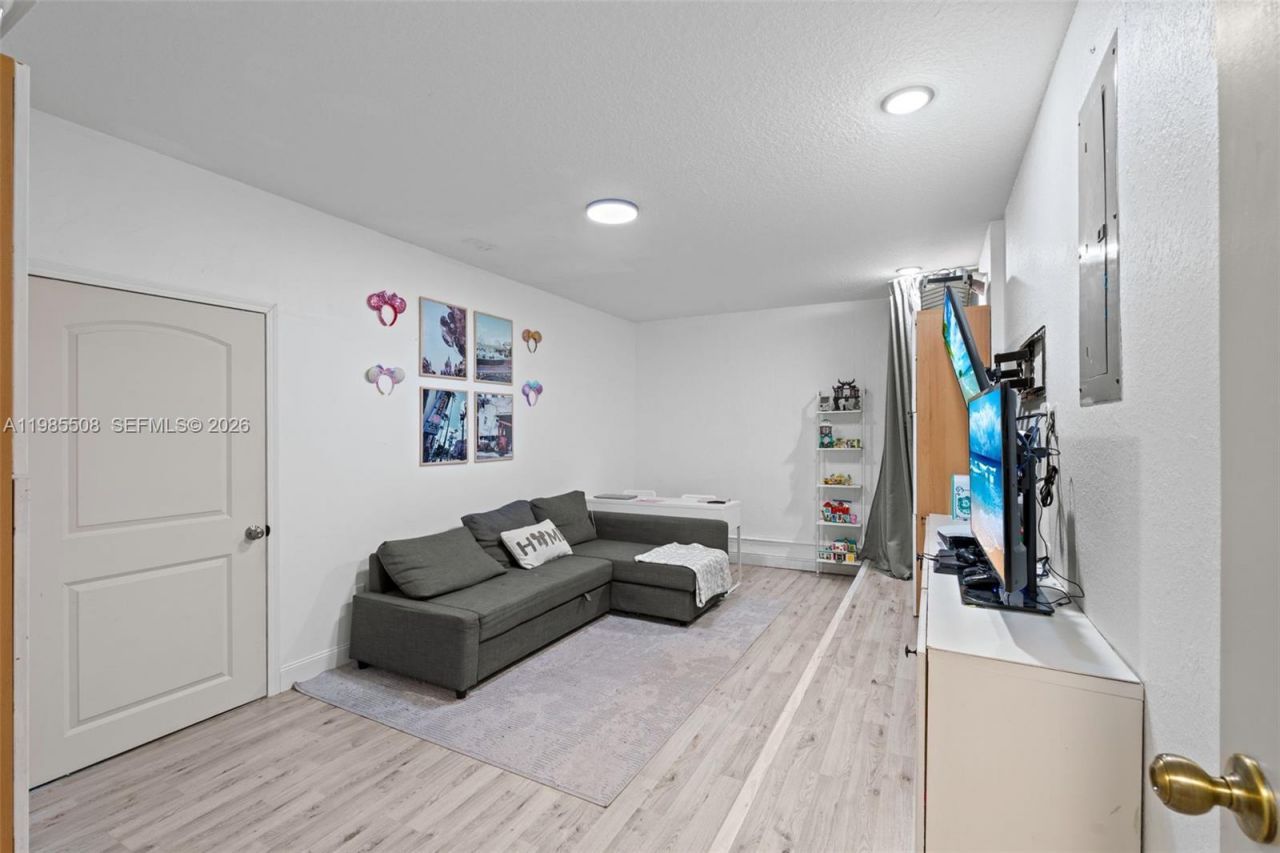 2590 N Rampart Way N , Cooper City, FL 33026 Photo