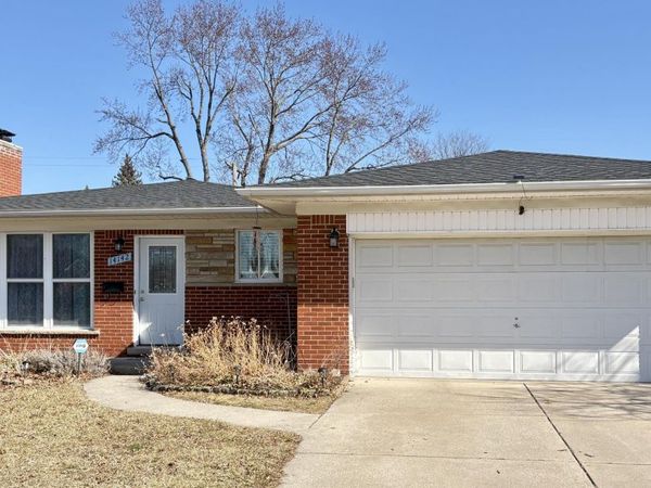 14142 Arden Street, Livonia, MI 48154