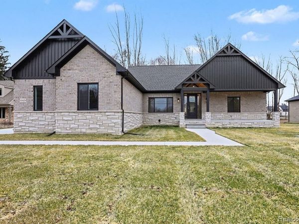 55420 Jewell Road, Shelby Twp, MI 48315