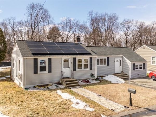 37 Reeds Ln, Holbrook, MA 02343