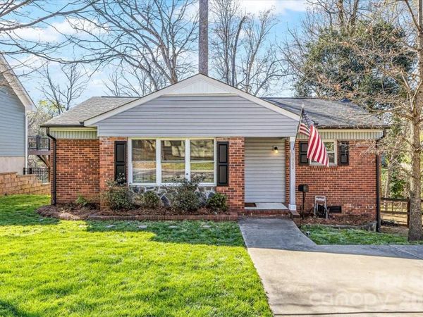 4922 Valley Stream Road, Charlotte, NC 28209