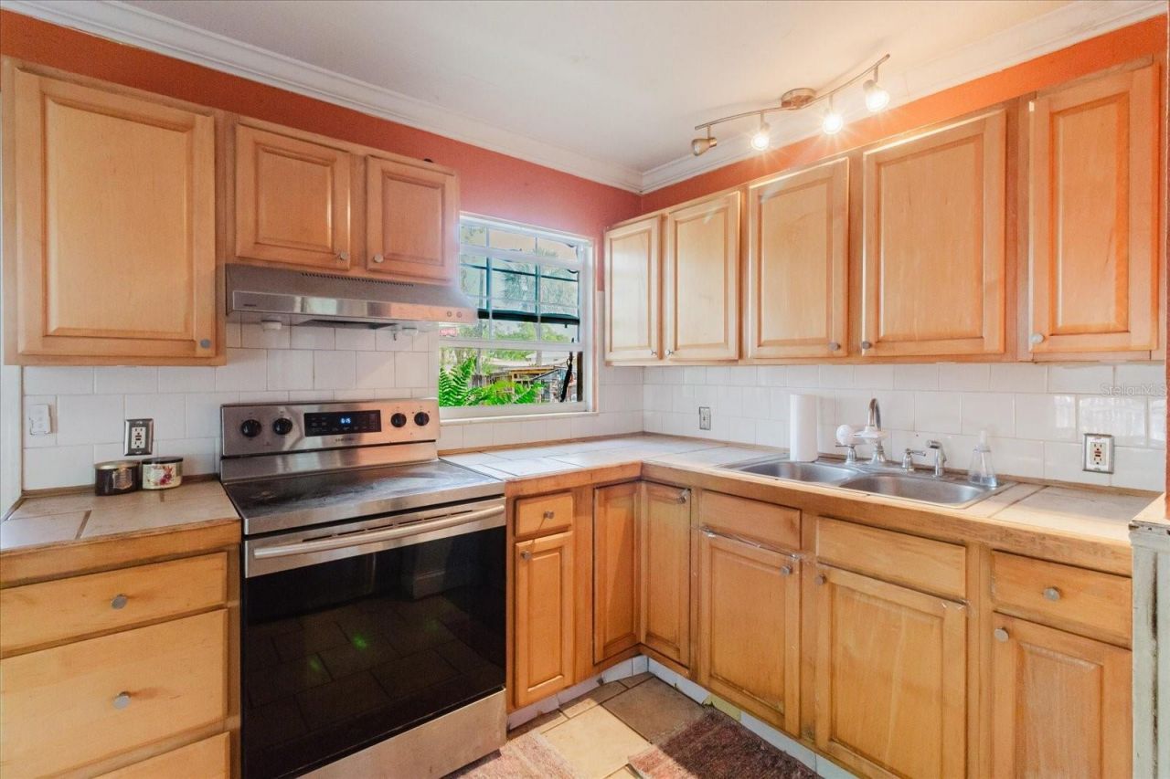 765 60th Avenue Ne, Saint Petersburg, FL 33703 Photo