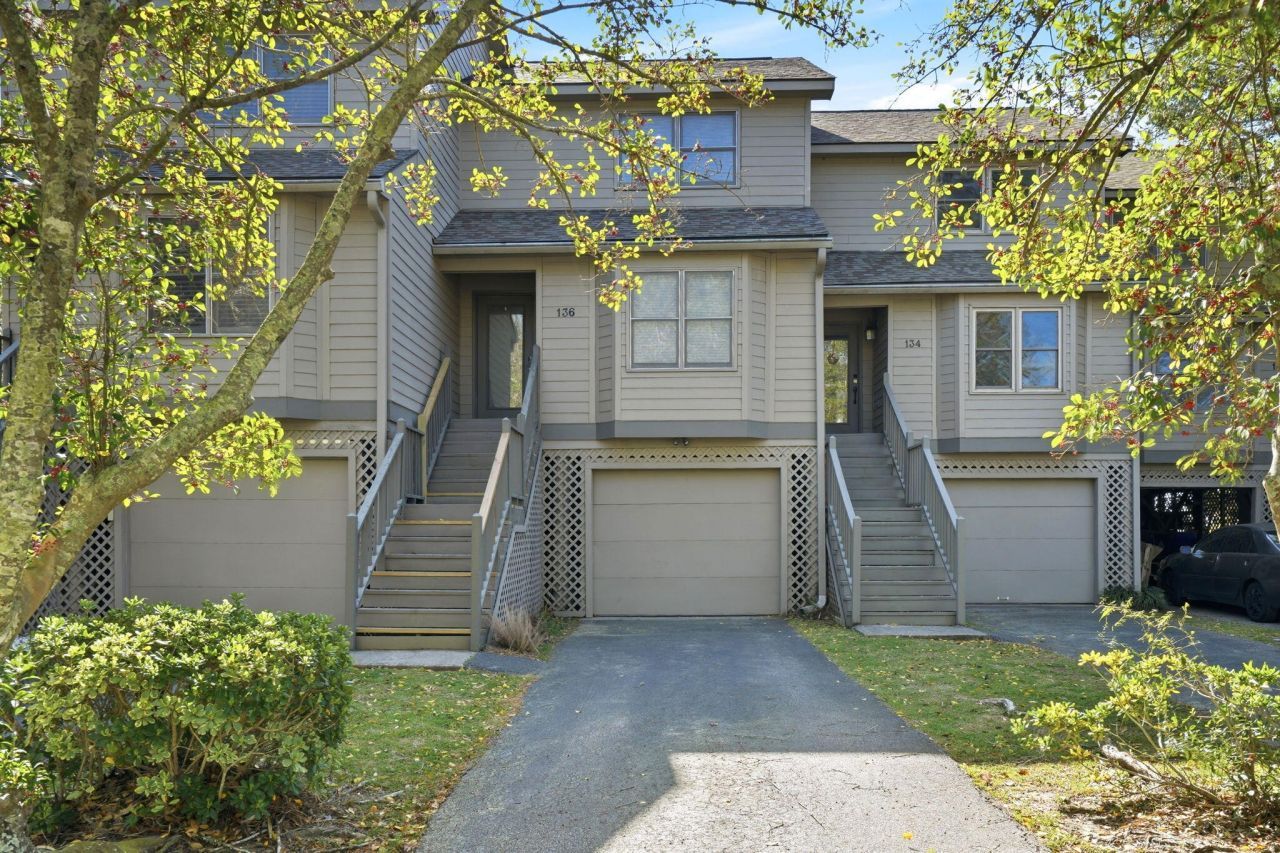 136 River Breeze Drive Photo 1