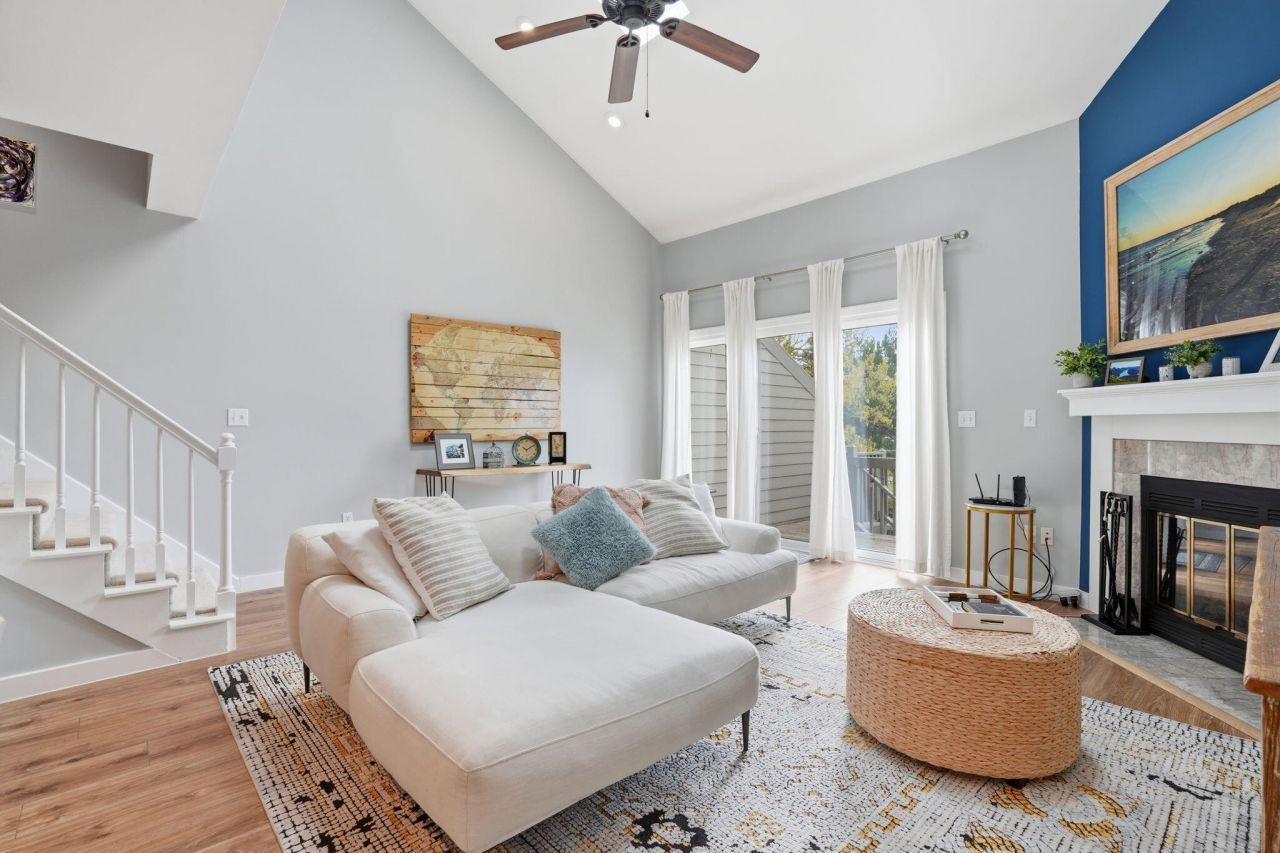 136 River Breeze Drive Photo 10