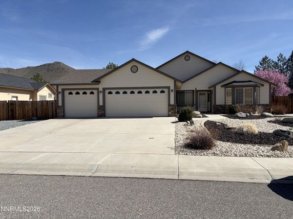 2979 Del Rio Lane, Minden, NV 89423