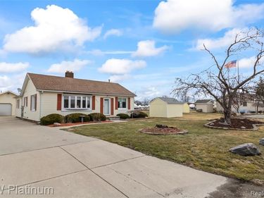 7811 Alexandria Drive, Ira Twp, MI 48023