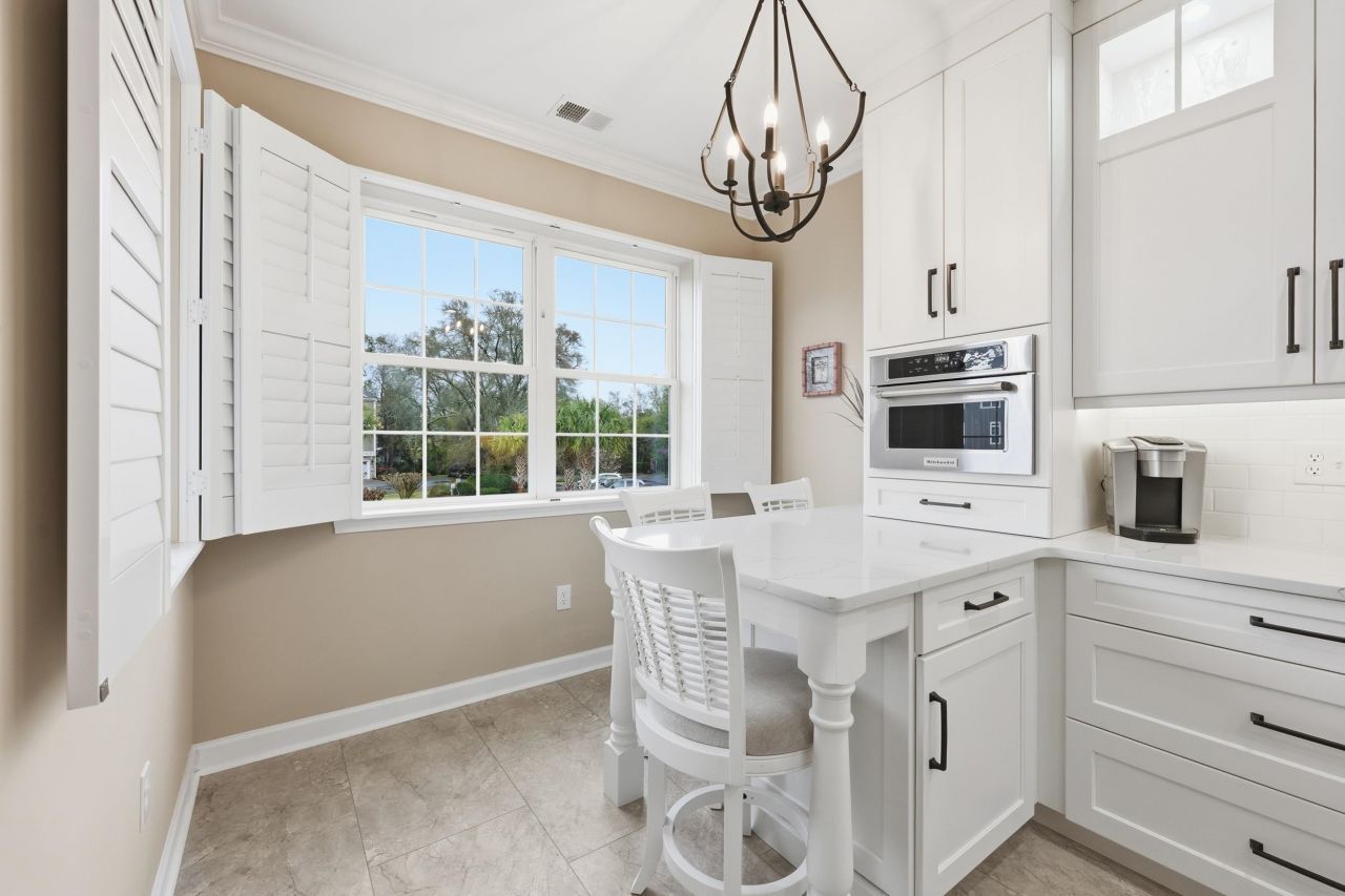 122 Oyster Bay Dr. Photo 23