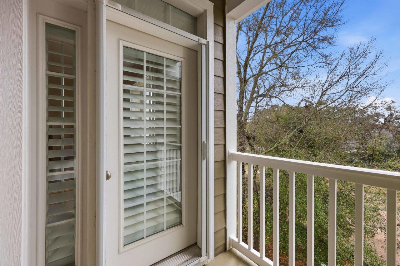 122 Oyster Bay Dr. Photo 25