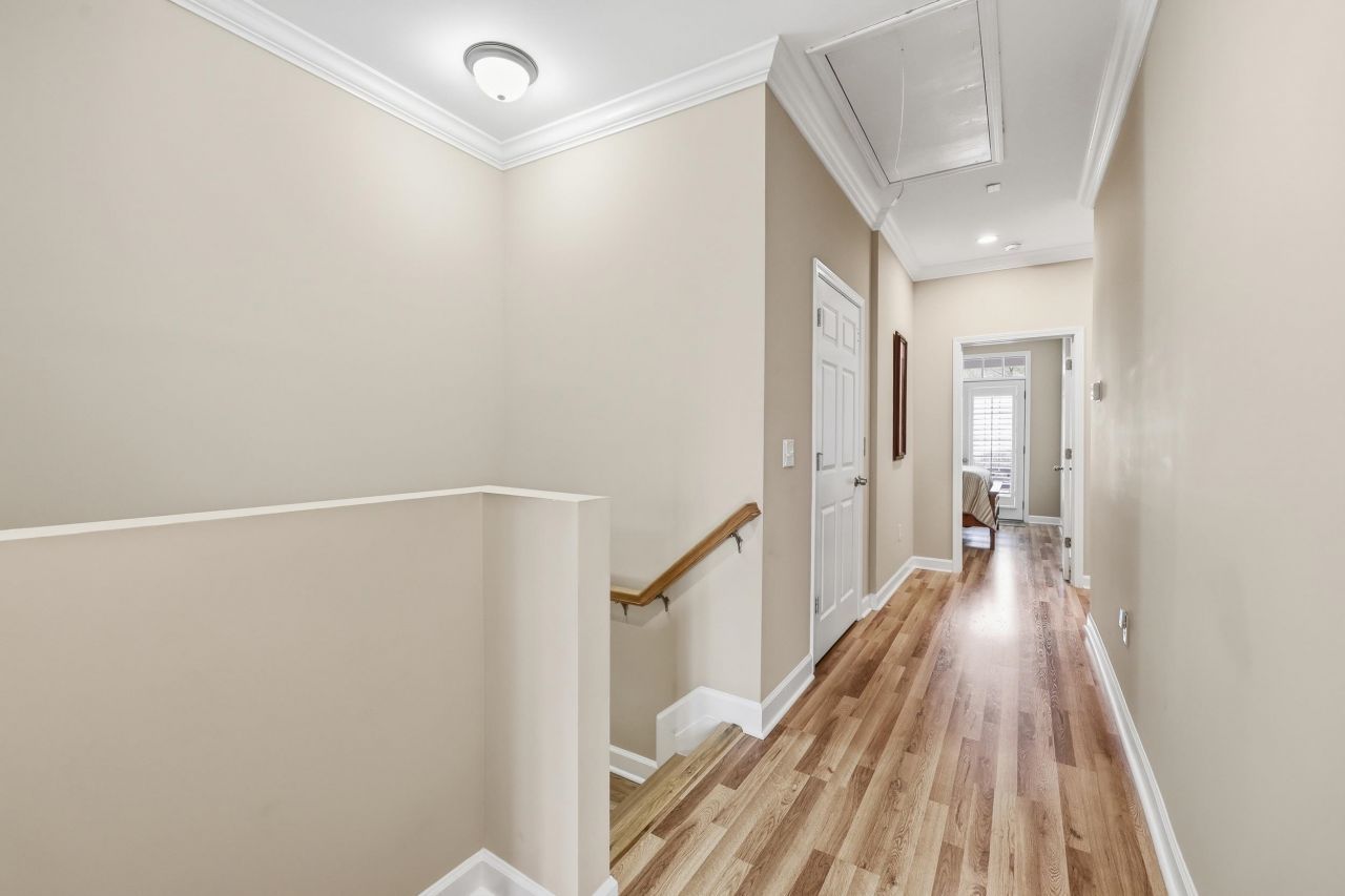 122 Oyster Bay Dr. Photo 26