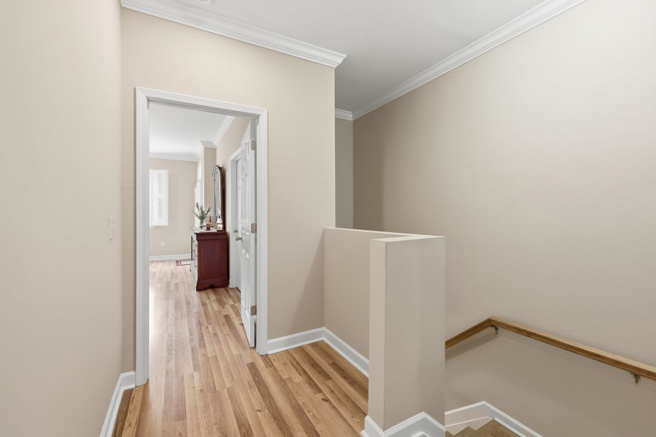 122 Oyster Bay Dr. Photo 27