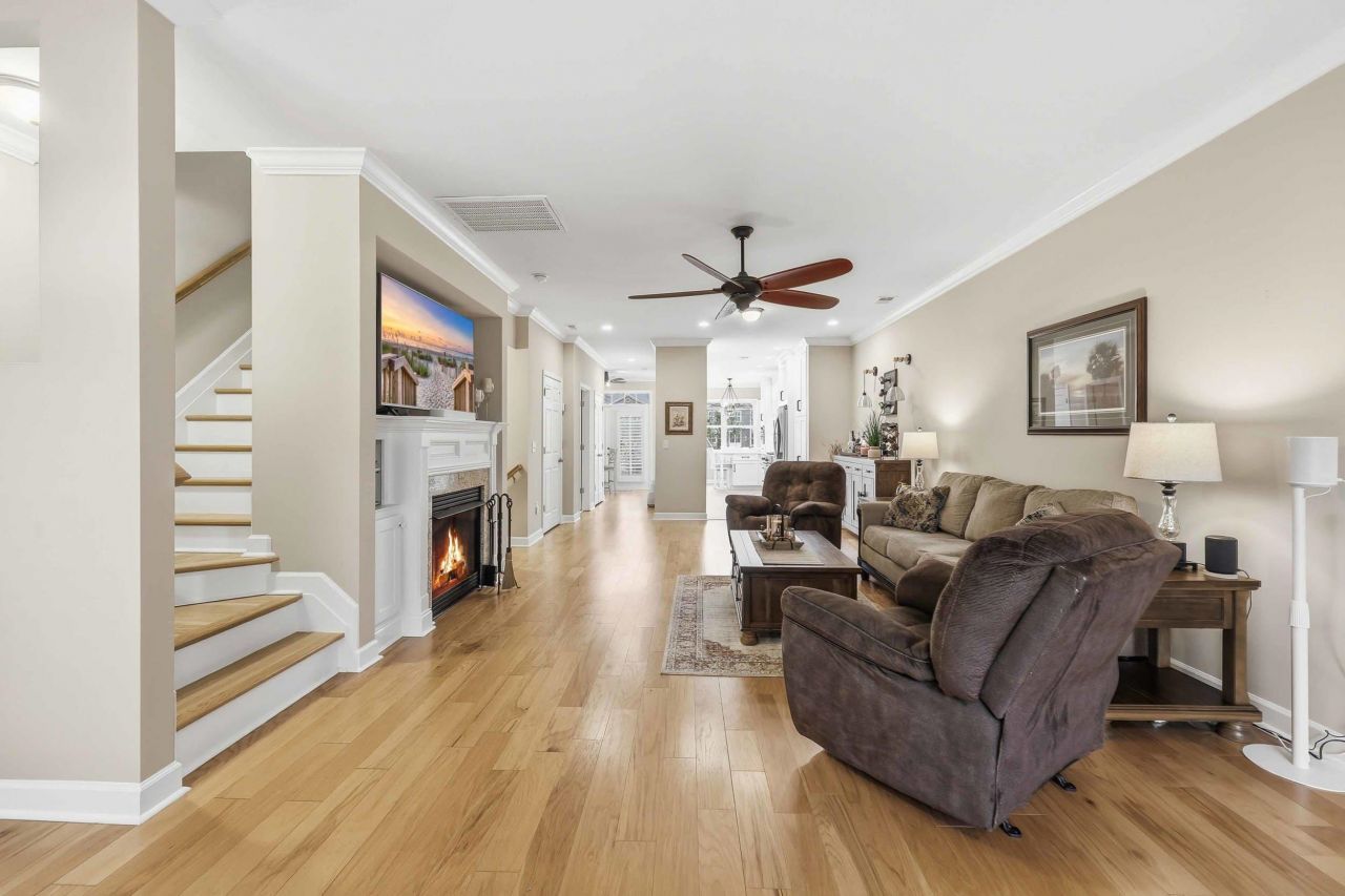 122 Oyster Bay Dr. Photo 36