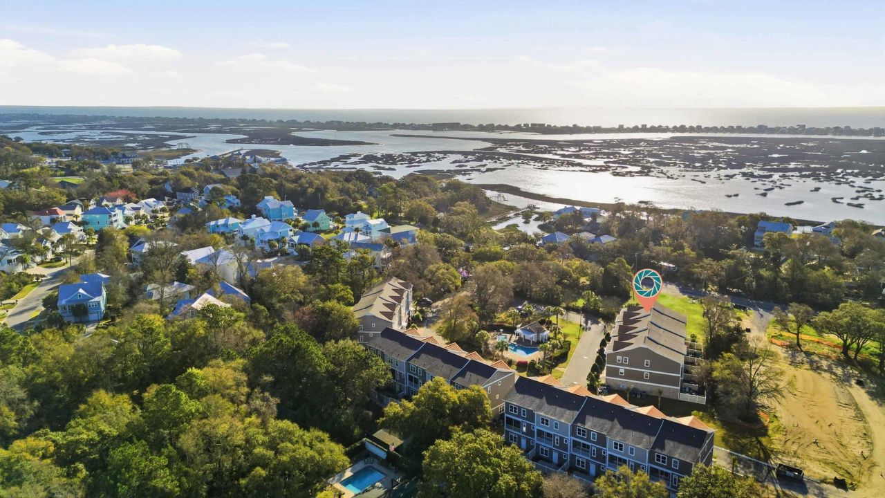 122 Oyster Bay Dr. Photo 5