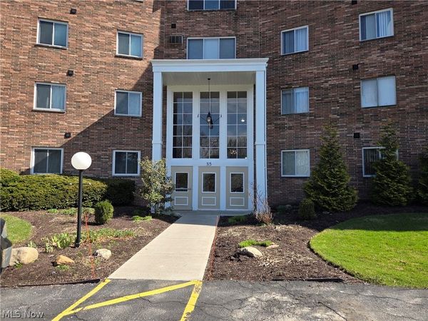 315 Solon Rd, Unit 309, Chagrin Falls, OH 44022