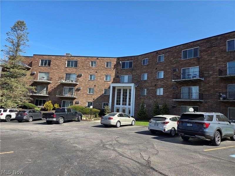 315 Solon Rd, Unit 309, Chagrin Falls, OH 44022 Photo 2