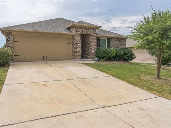 108 Leona River TRL, Hutto, TX 78634