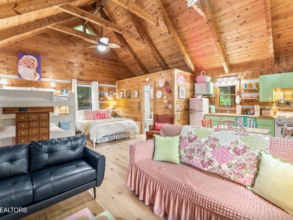 2005 Spotted Fawn Way, Sevierville, TN 37876