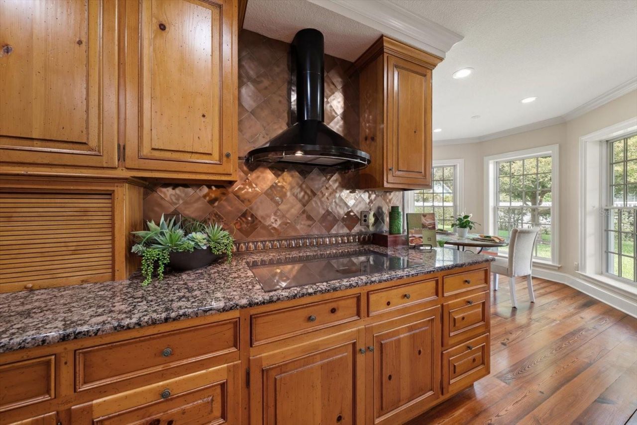 1205 Palm View Avenue, Belleair, FL 33756 Photo