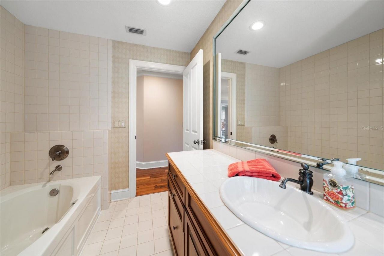 1205 Palm View Avenue, Belleair, FL 33756 Photo