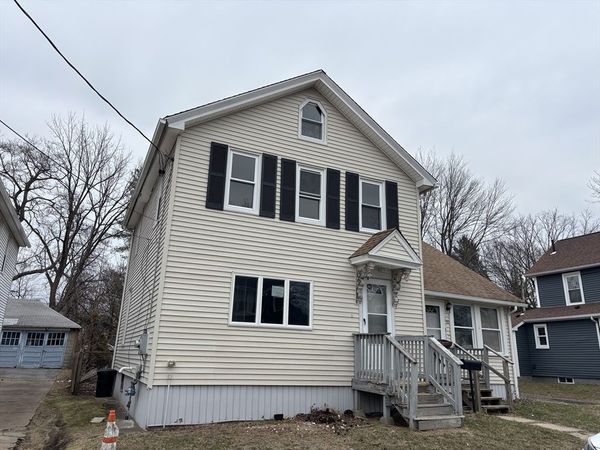 55 Fuller St, Chicopee, MA 01020