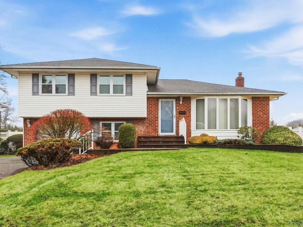 48 Eastfield Lane , Melville, NY 11747