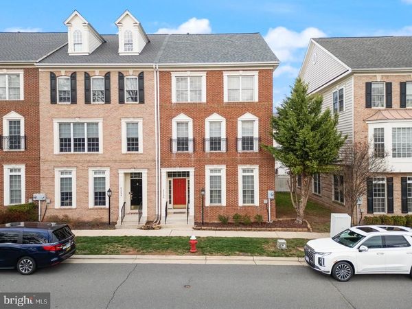 42496 LEGACY PARK DRIVE, BRAMBLETON, VA 20148