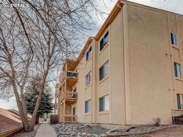 918 Tenderfoot Hill Road, Unit 201, Colorado Springs, CO 80906
