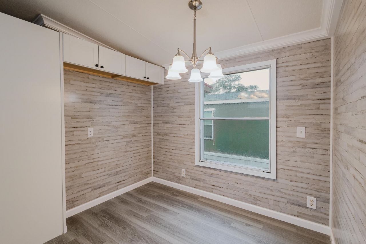 1500 Highway 15 Photo 13